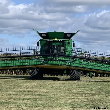 John Deere X9 combine in Boone, Iowa