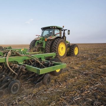 A John Deere N500C air drill.