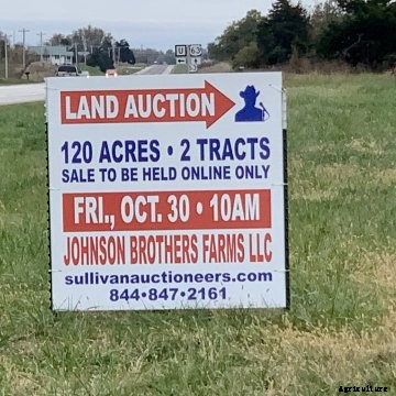 picture of a farmland auction