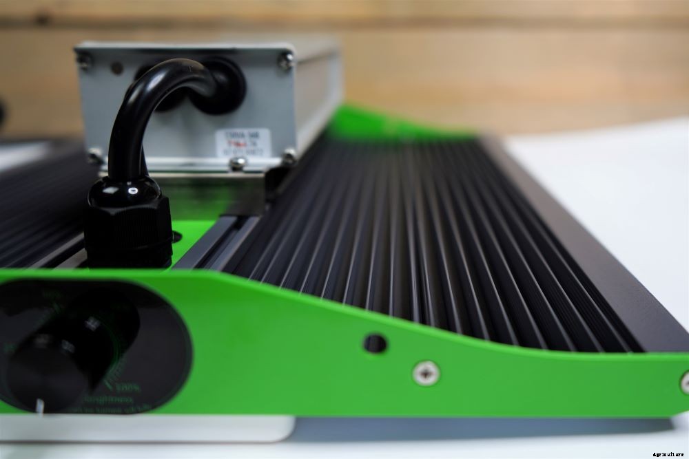 ViparSpectra P1500 LED Grow Light Review