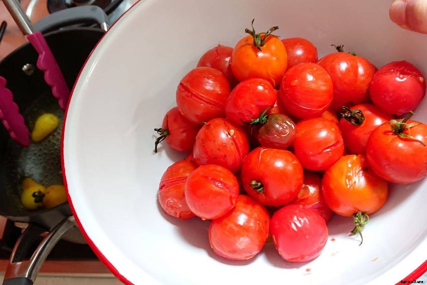 Lets make Passionfruit Tomato Jam!