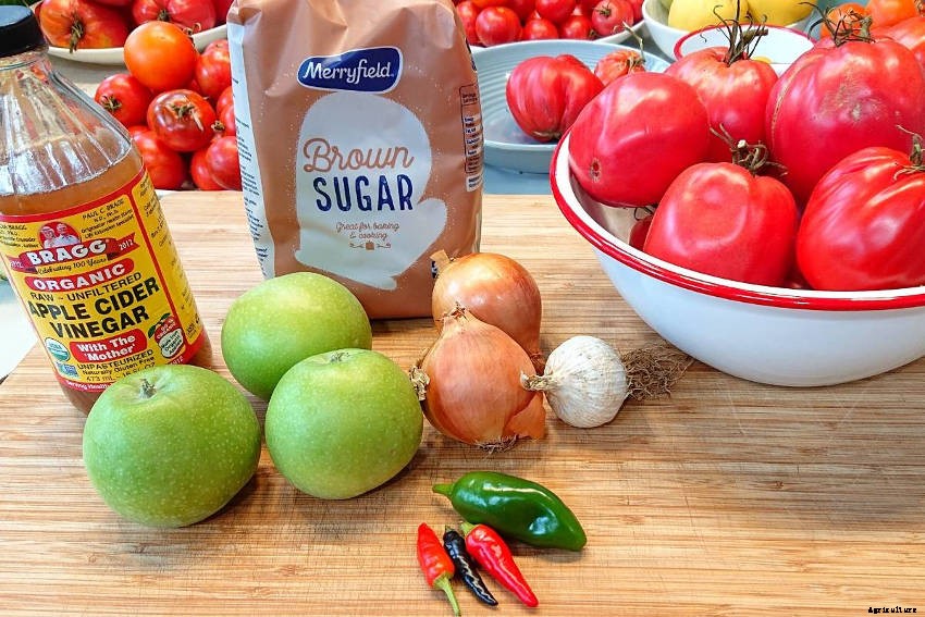 Lets make Tomato & Chilli Relish!