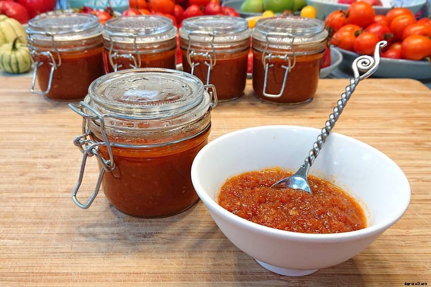 Lets make Tomato & Chilli Relish!