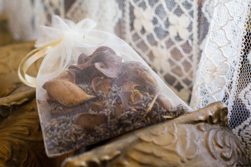 Savour the Scent of Summer for Longer with Homemade Potpourri