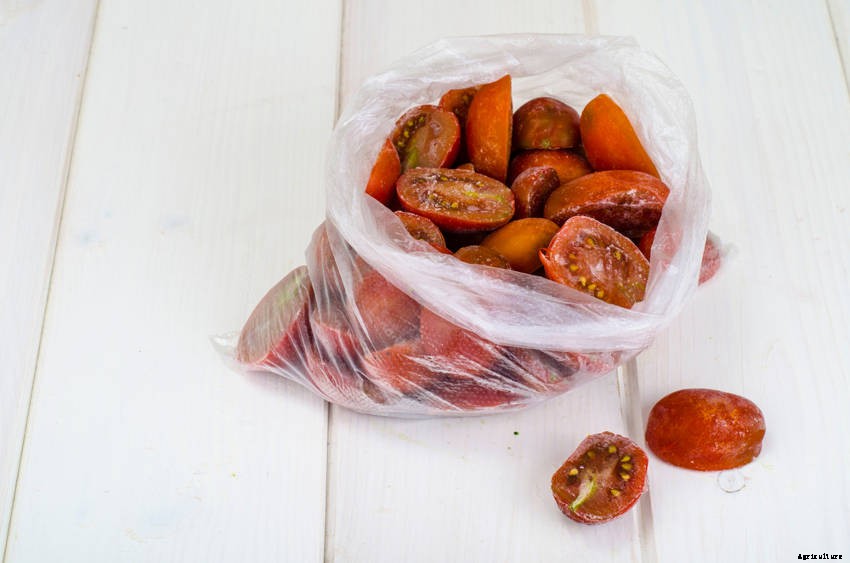 3 Ways to Preserve Your Homegrown Tomato Crop: Freezing, Bottling, and Drying