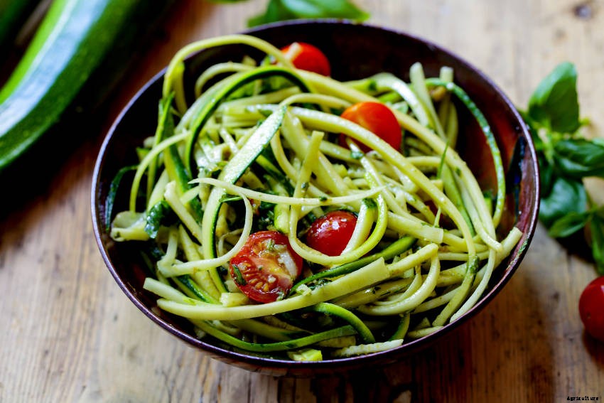 How to Make Zucchini Noodles: Healthy, Tasty, and a Great Way to Deal with a Glut