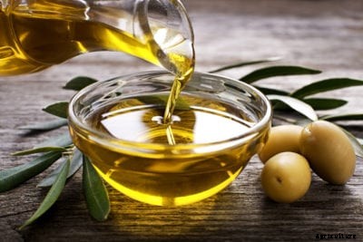 Olive Oil Information: Learn How To Use Olive Oil