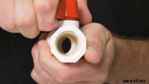 Plumbing in Hydroponics: What You Need to Know About Valves