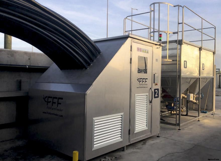 Feeding systems for fish farms and RAS