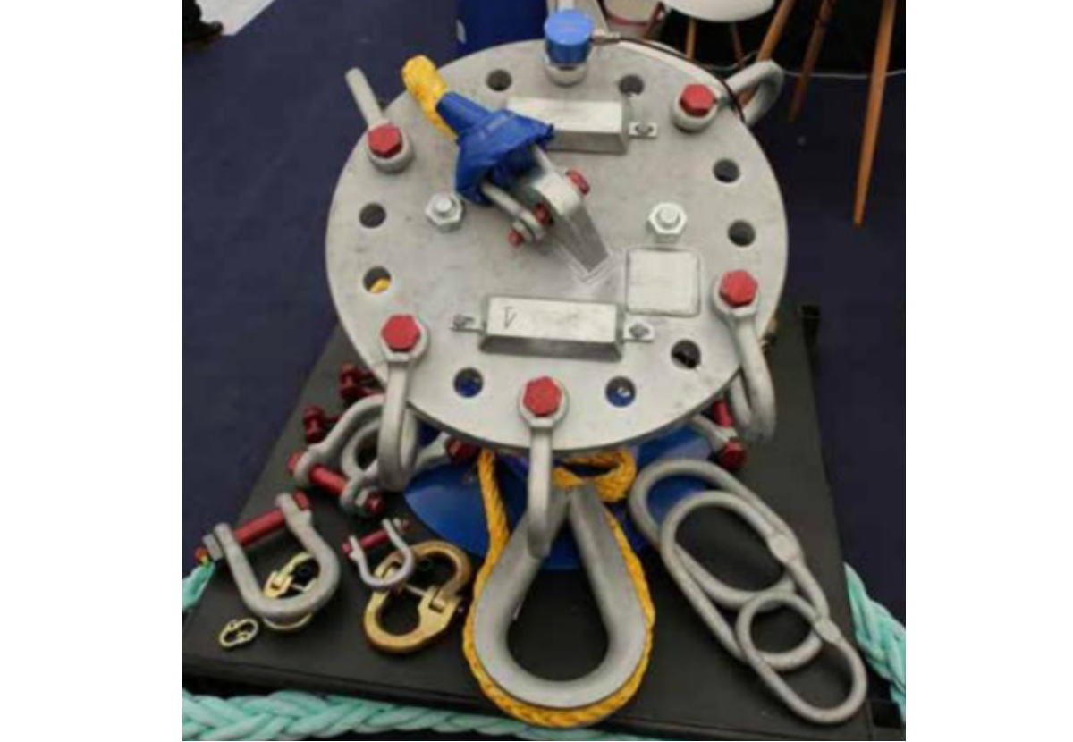 Profile chain, connectors and components for the aquaculture industry