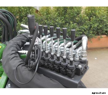 Sicma - Model TR50 - Harvester for olives, nuts  (walnuts, almonds, pistachio, etc.), cherries, plums with trunk shaker