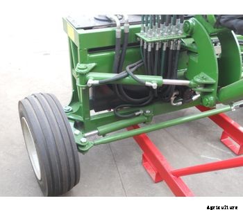 Sicma - Model TR50 - Harvester for olives, nuts  (walnuts, almonds, pistachio, etc.), cherries, plums with trunk shaker