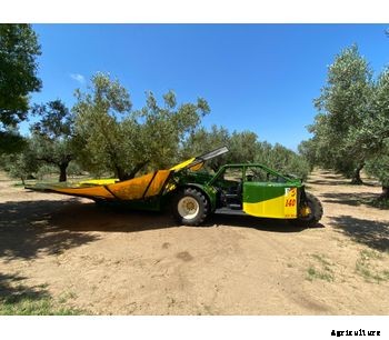 Sicma - Model F3 - Harvester for olives, nuts (e.g. walnuts, almonds, pistachio etc.), cherries, plums with trunk shaker (equipped with or without umbrella)