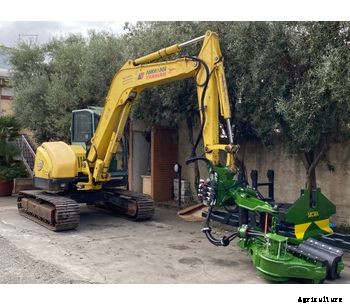 Sicma - Model Harvesting kit for miniexcavator - Harvester for olives, nuts, cherries, plums with trunk shaker (equipped with or without umbrella)
