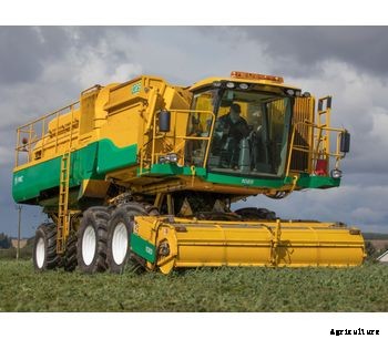 PMC - Model 1189 - Self Propelled Pea Harvester