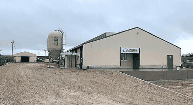 France: welfare barn for egg production inaugurated
