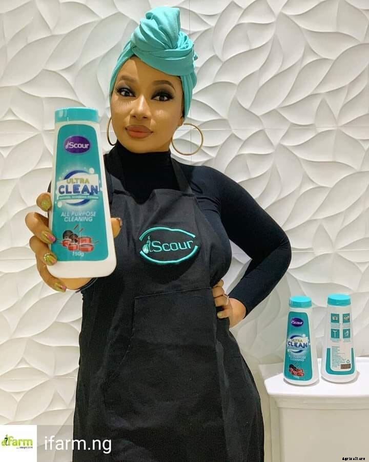 How Nigeria’s young poultry farmers are turning the problem of waste on its head