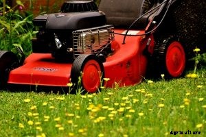 Husqvarna lc221a Review: Does this Self-Propelled Mower Really Work?
