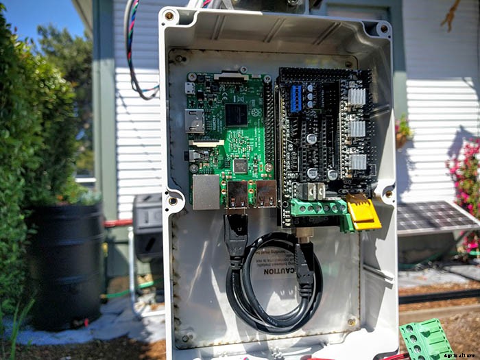 Grow Your Own Food With Solar Powered Farmbot