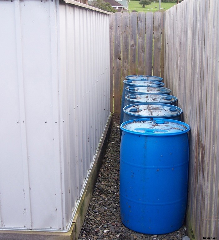 55 Gallon Drums – Metal VS Plastic – Which Is Better?
