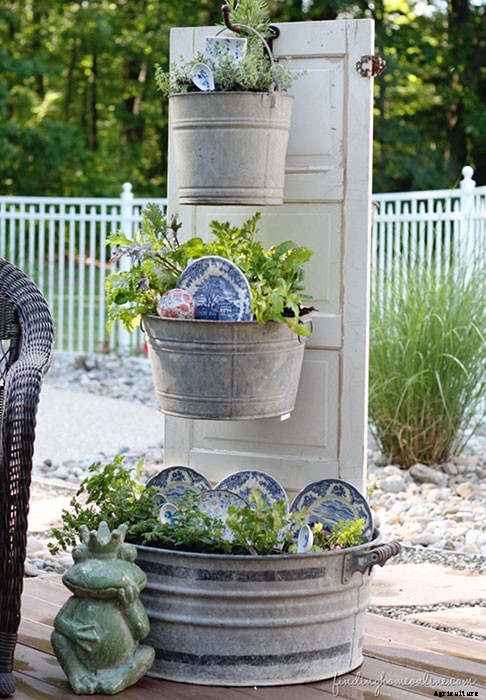 10 Easy DIY Vertical Garden Ideas