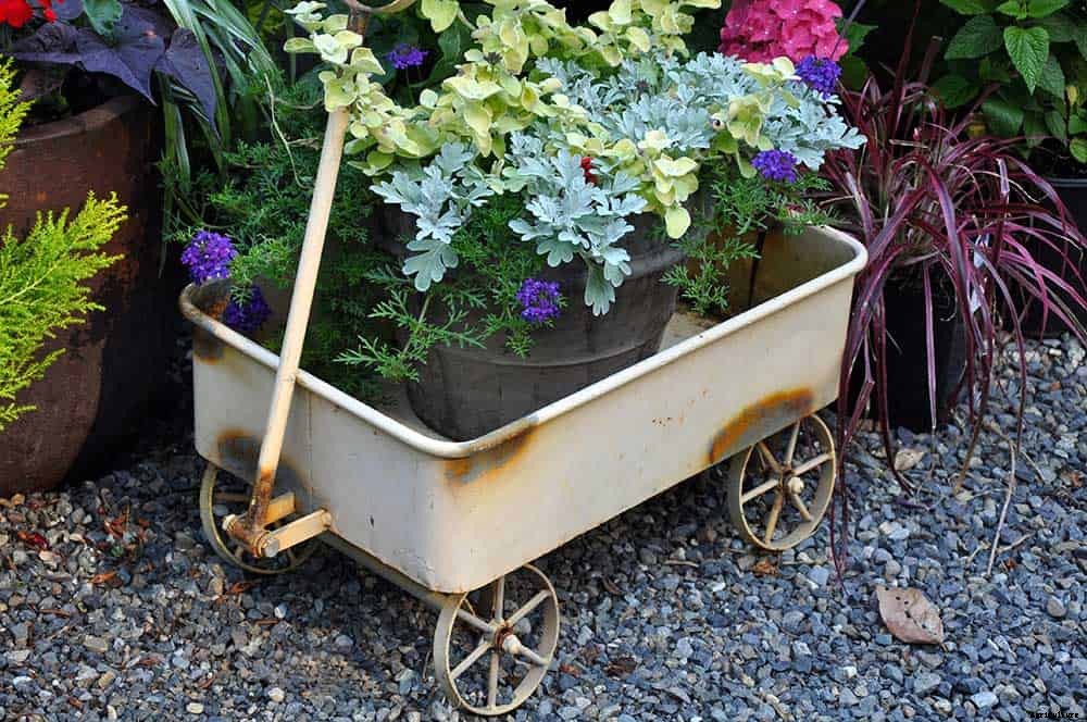 25 Wonderfully Creative Flower Pots & Planters!