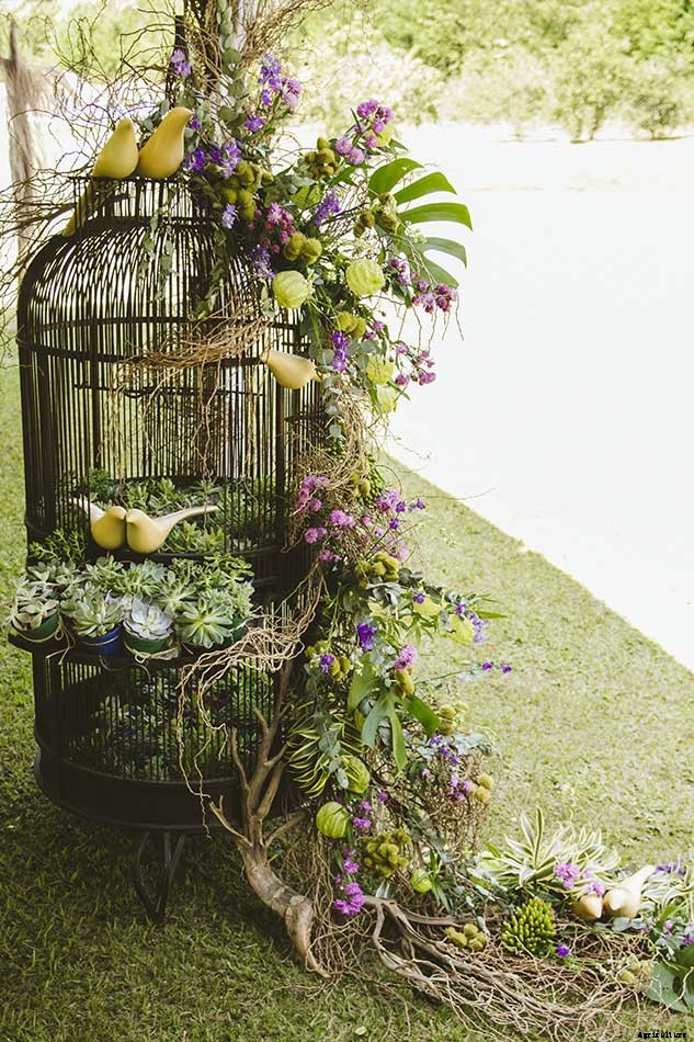 25 Wonderfully Creative Flower Pots & Planters!