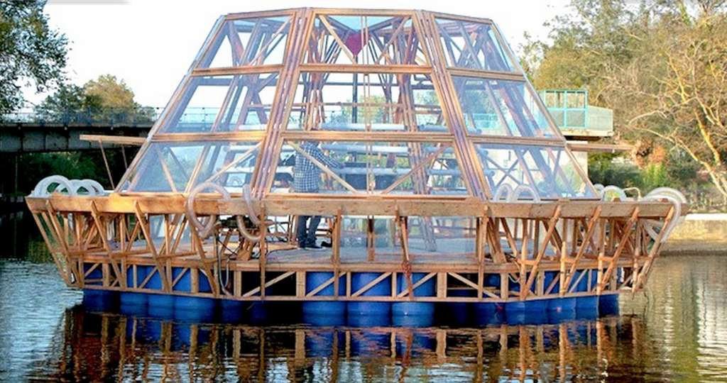 Awesome 750sqft Solar Powered Floating Greenhouse is Pure Genius