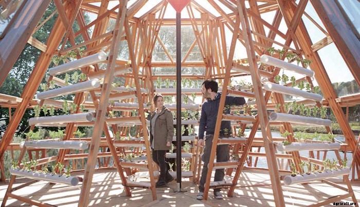 Awesome 750sqft Solar Powered Floating Greenhouse is Pure Genius