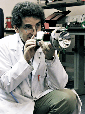 Hydroponics vs Soil: 7 Reasons Hydroponics Wins