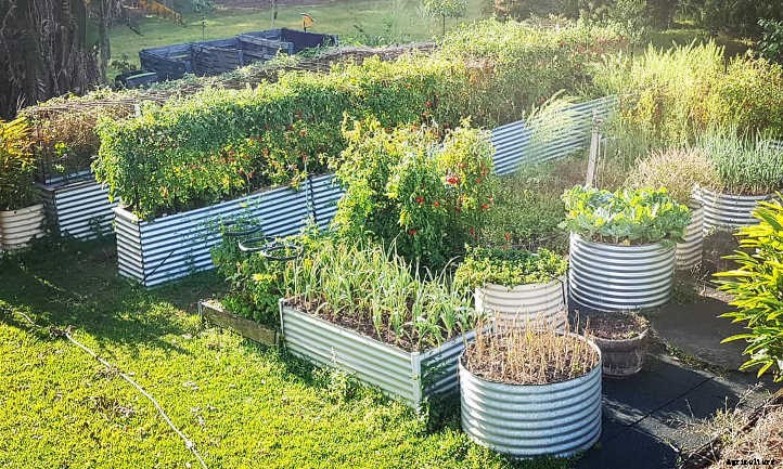 How To Fill A Tall Raised Garden Bed Quick & Easy