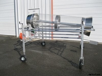 Harvesting Worm Castings: 4 Foolproof Methods