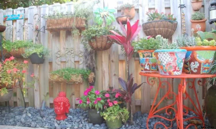 Fence Planters: Fantastic & Free Plans To Get More Growing Space