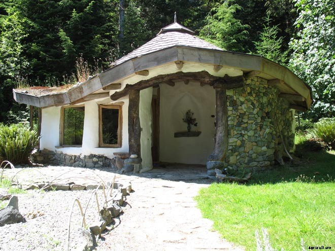 30+ Creative and Doable Alternative Housing Ideas