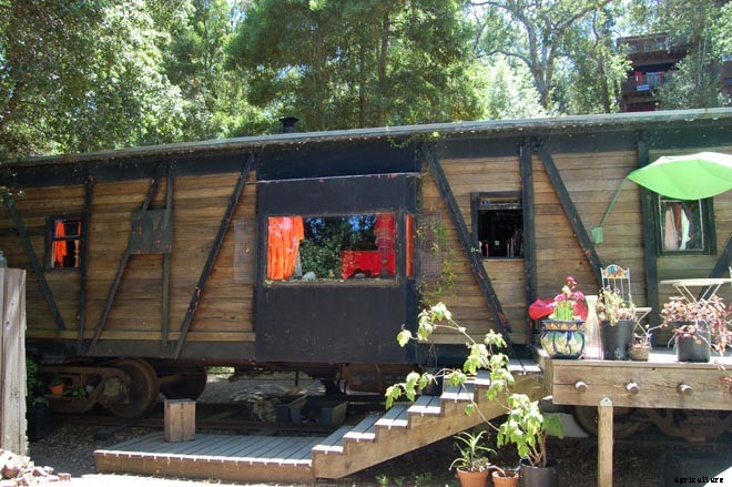 30+ Creative and Doable Alternative Housing Ideas