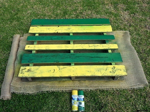 How to Build a DIY Pallet Garden for Thirty Bucks