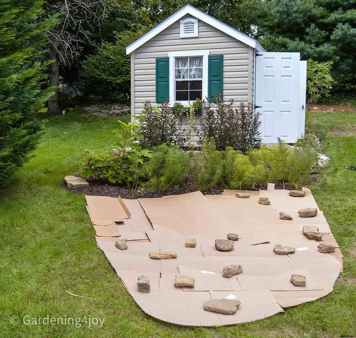 Brilliant method to create new garden beds: Lasagna Gardening