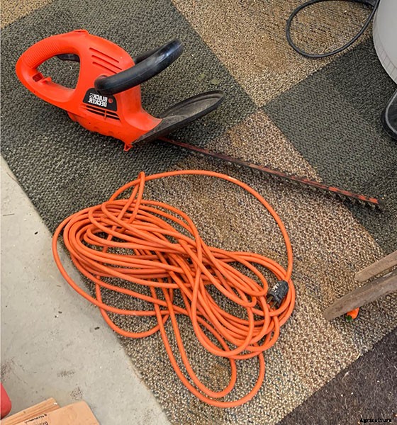 What is the Differences Between Hedge Cutter and Hedge Trimmer