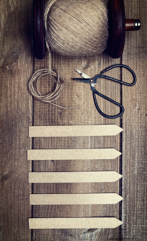 15 Delightful DIY Gifts for Homesteaders and Gardeners