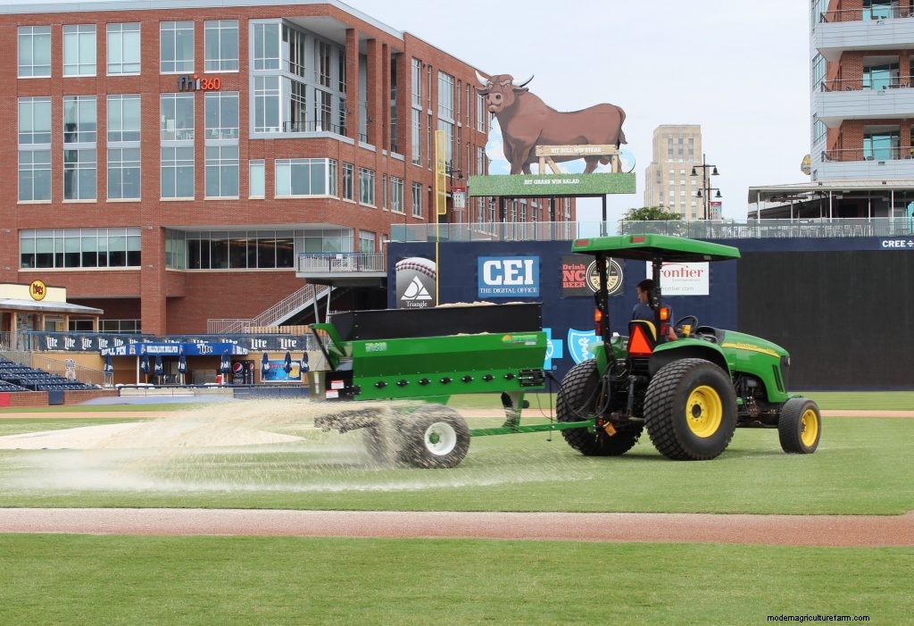How a Topdresser Can Benefit Your Field