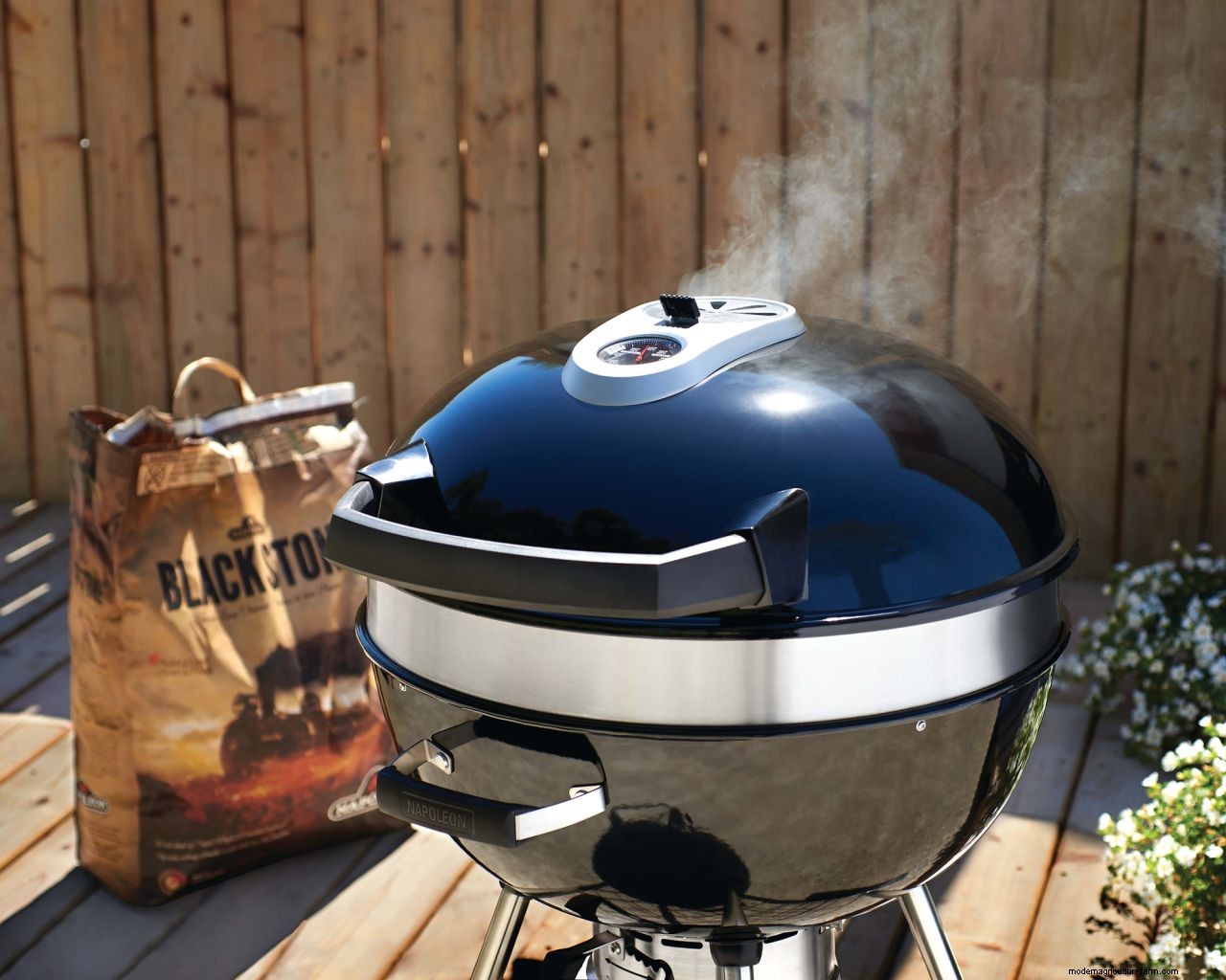 How to keep a charcoal grill hot: 7 essential tips for success