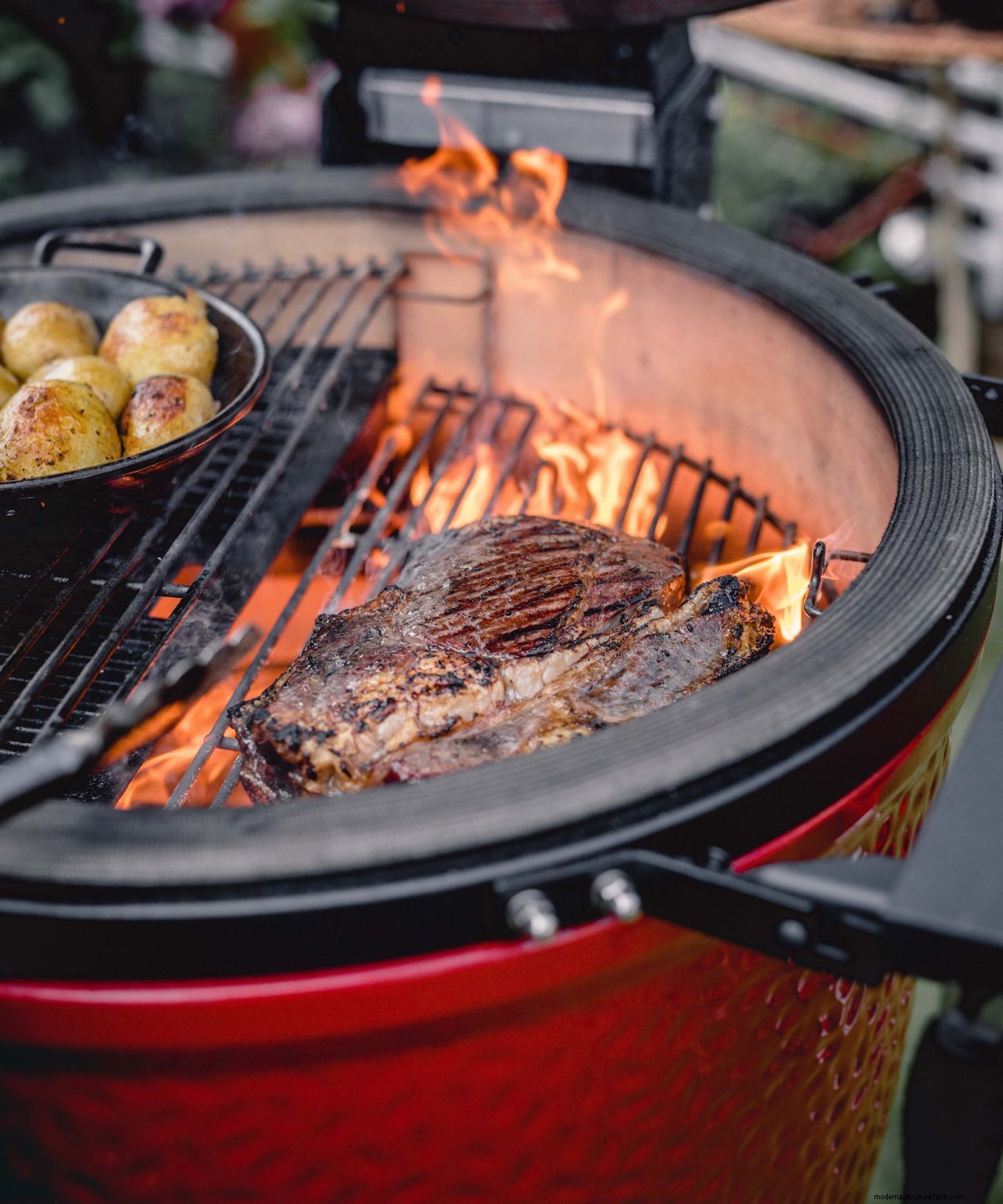 How to keep a charcoal grill hot: 7 essential tips for success
