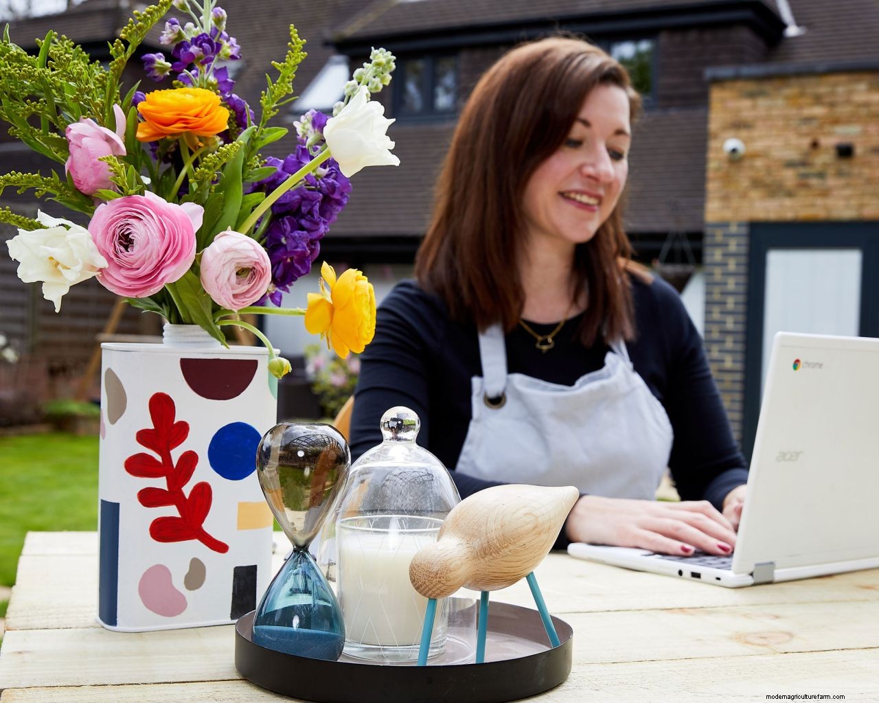How to create an outdoor desk: easy guide to making a work-from-garden set-up