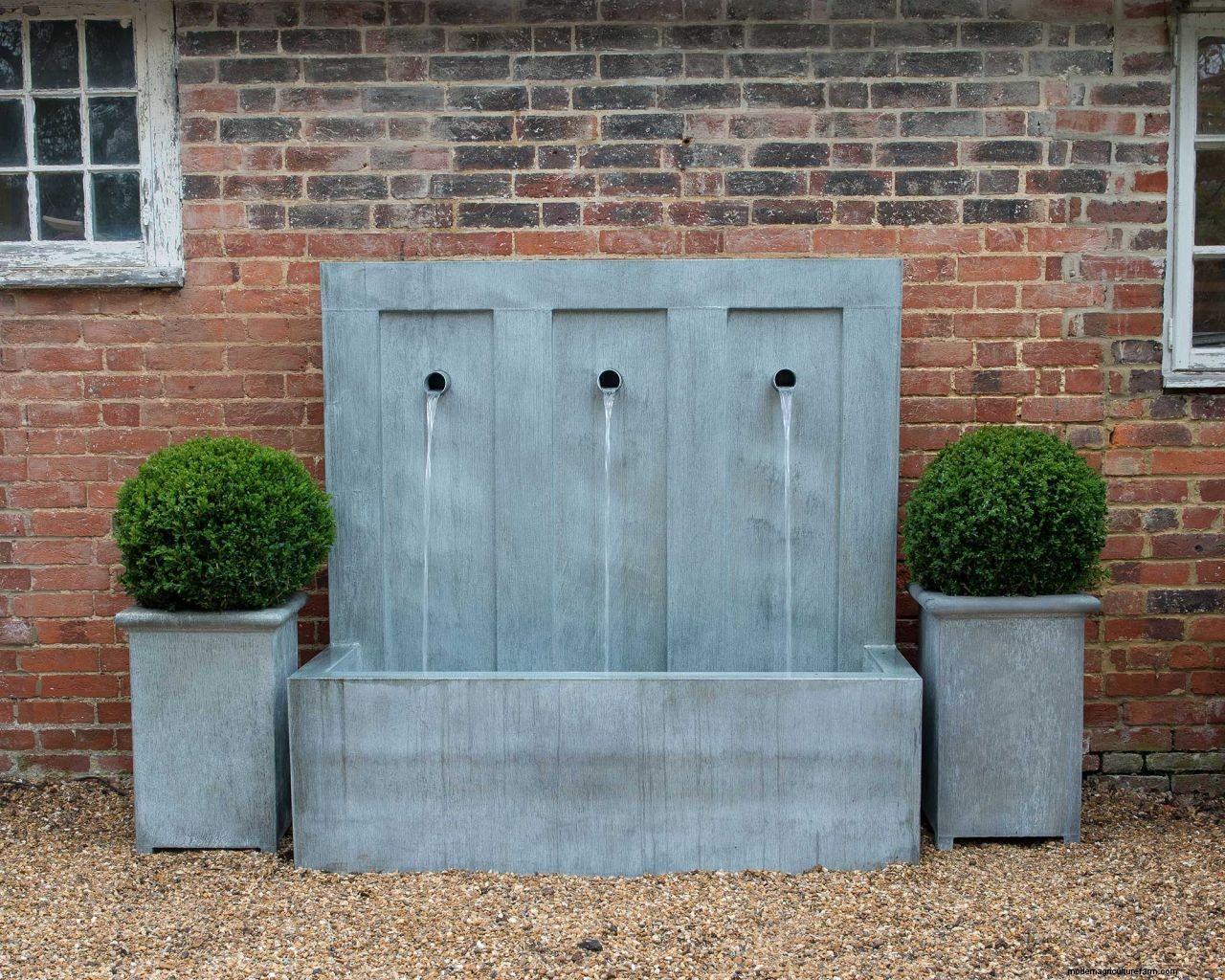 How to keep a water feature clean: easy tips for sparkling results