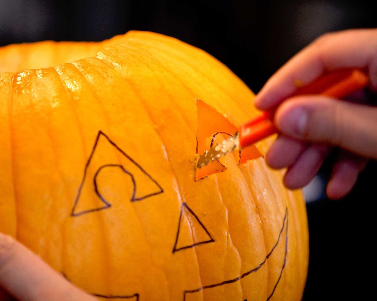 How to carve a pumpkin: step-by-step tips for Halloween season