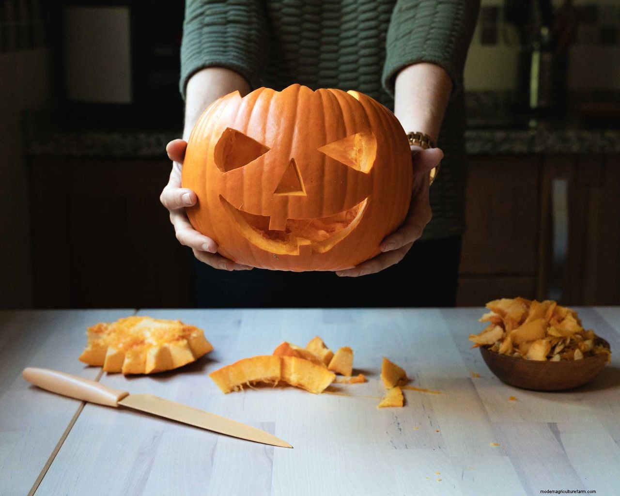 How to carve a pumpkin: step-by-step tips for Halloween season