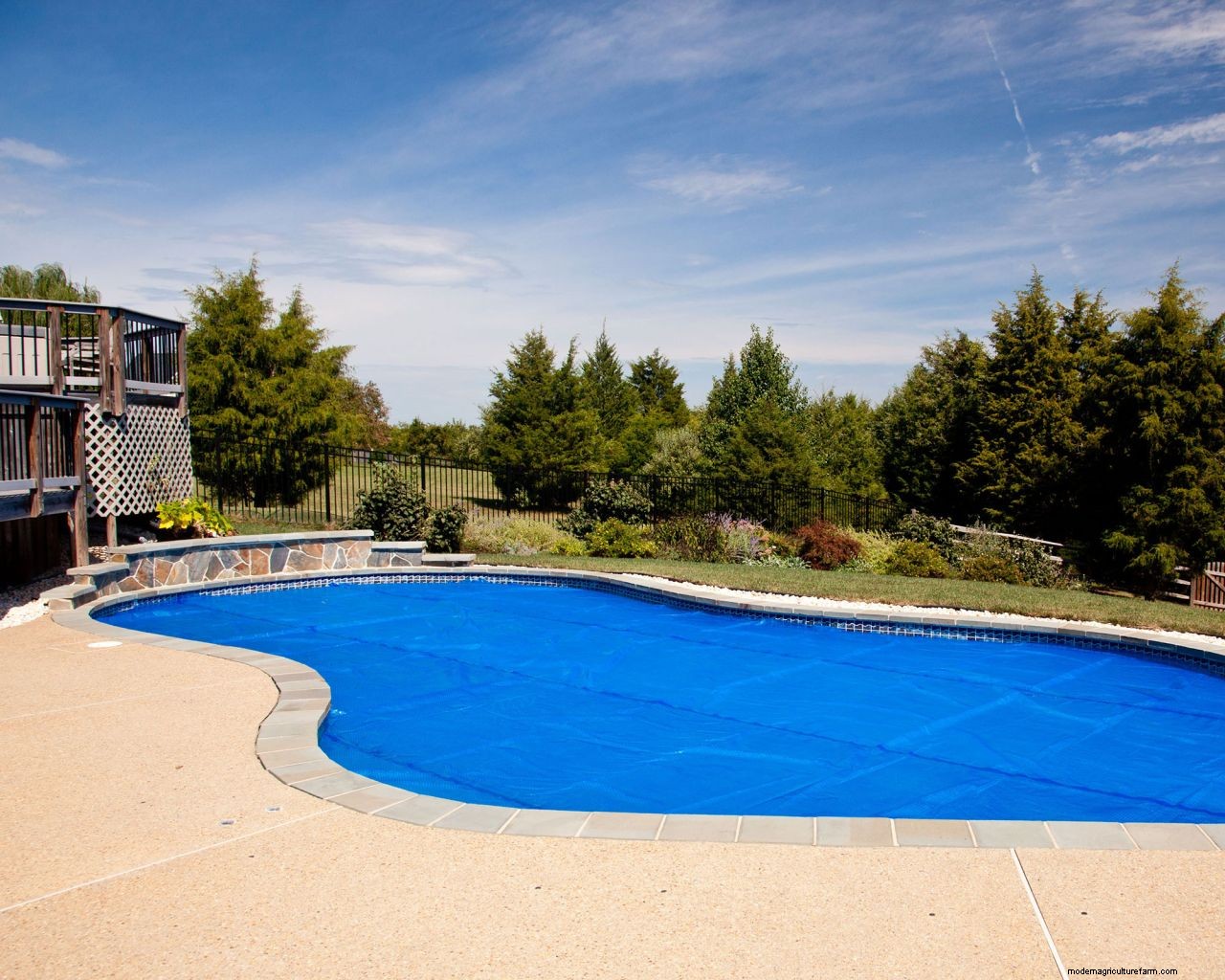How to heat a pool without a heater: budget-friendly ways to keep your swimming pool warm