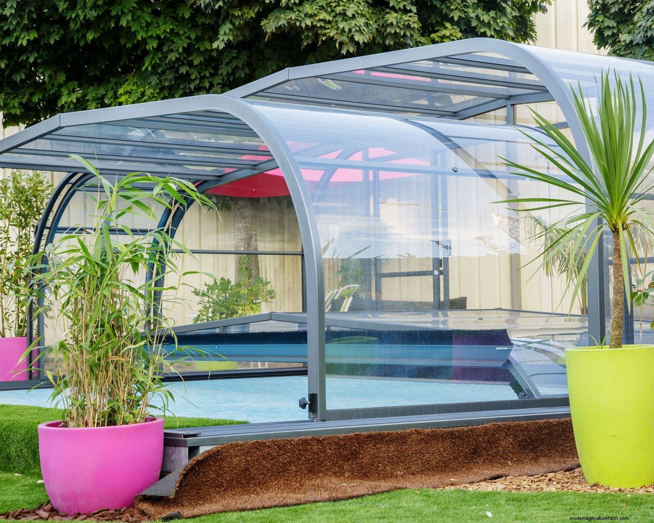 How to heat a pool without a heater: budget-friendly ways to keep your swimming pool warm