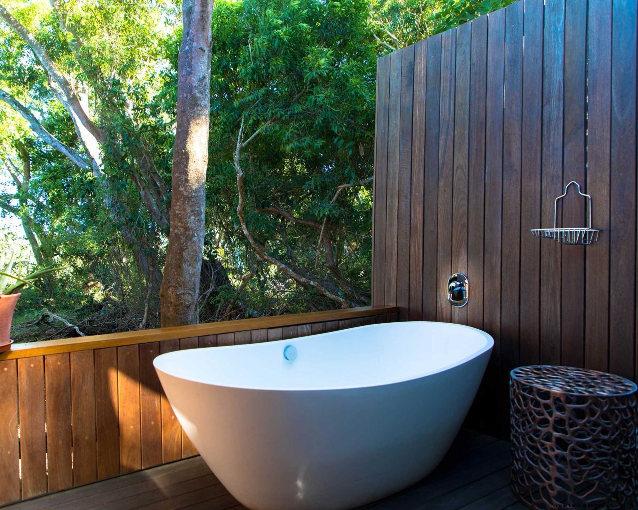 Outdoor bathroom mistakes: 5 problems to avoid when designing your own