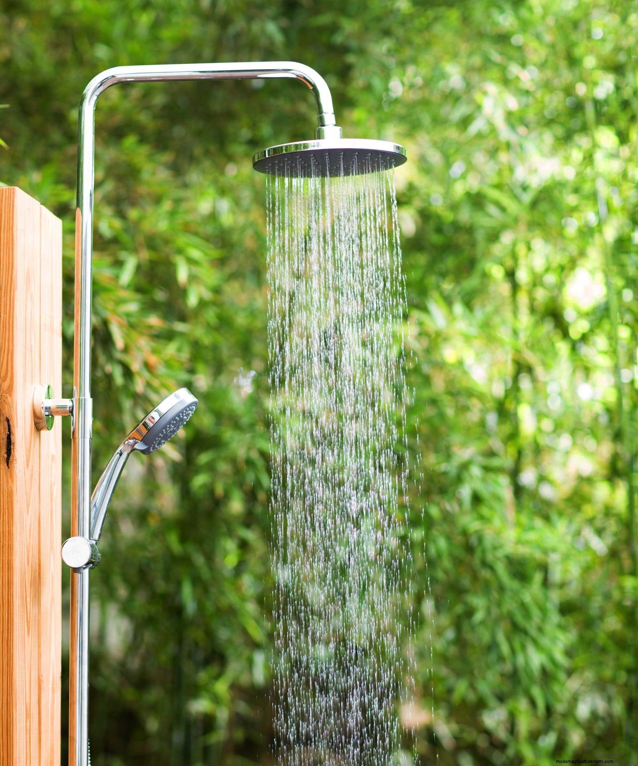 How to install an outdoor shower: top DIY tips for this refreshing backyard feature
